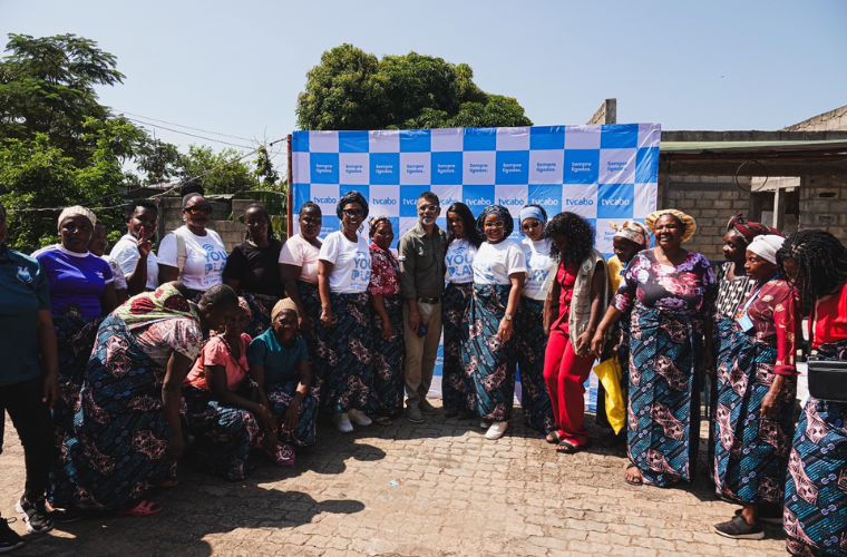 TVCABO celebra o Dia da Mulher Moçambicana com oferta de capulanas em Marracuene